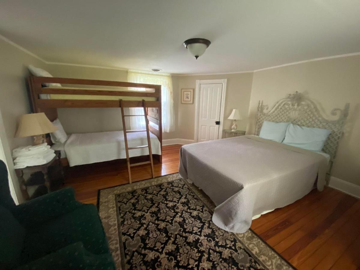 Historic Rosemont Manor Hotel Berryville Bagian luar foto