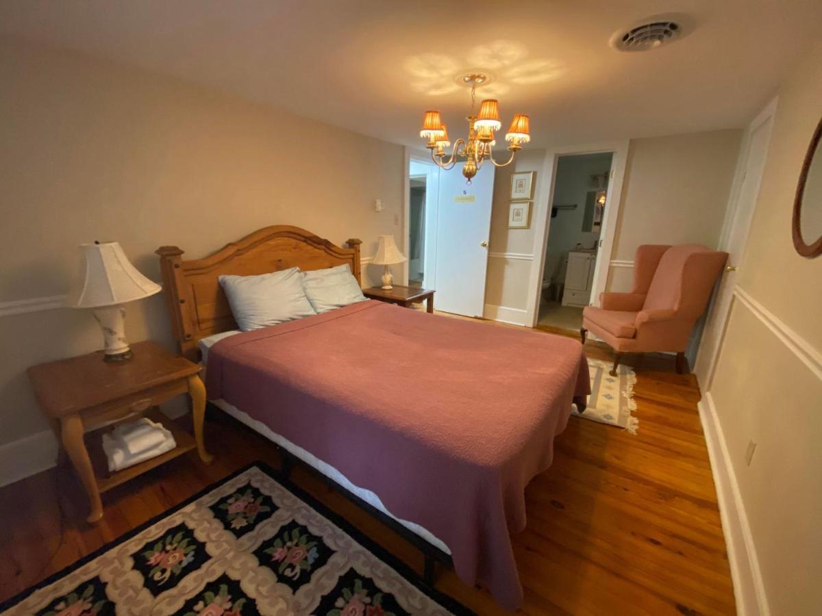 Historic Rosemont Manor Hotel Berryville Bagian luar foto