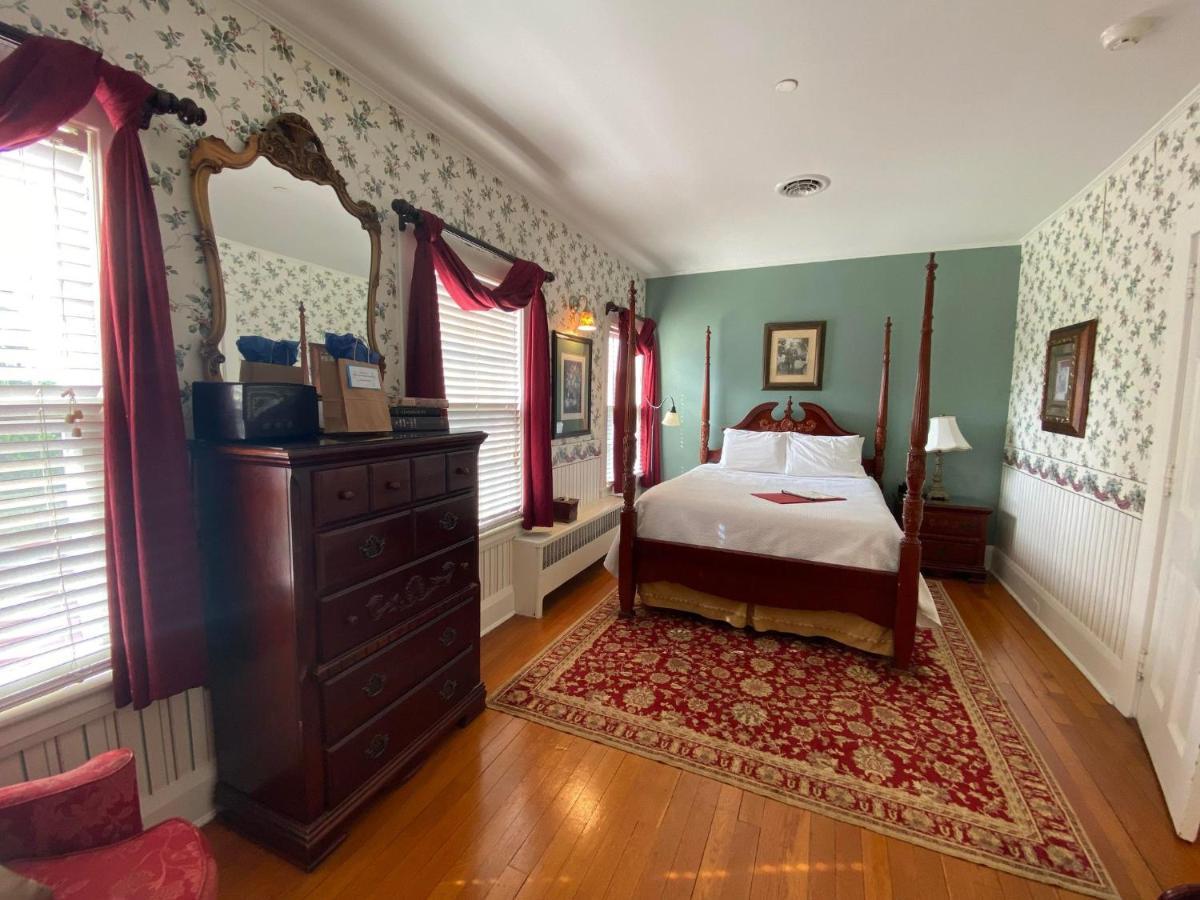 Historic Rosemont Manor Hotel Berryville Bagian luar foto