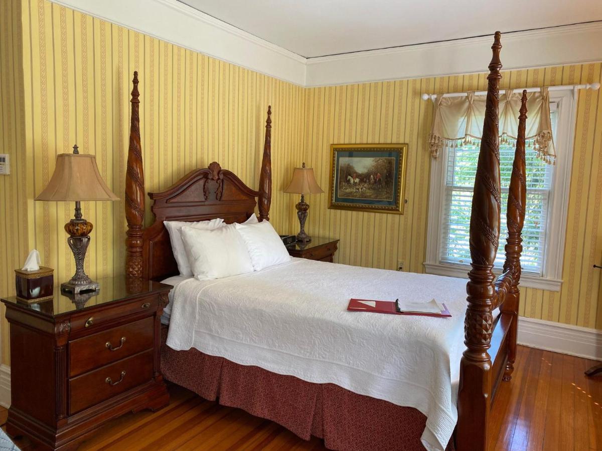 Historic Rosemont Manor Hotel Berryville Bagian luar foto